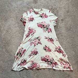 Floral dress with pockets